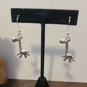 Handcrafted Giraffe Silver Tone Dangle Drop Earrings NEW Ladies/Girls Casual